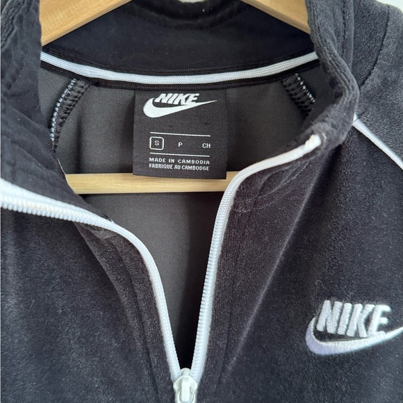Nike Small velvet jacket, sports, very soft and comfortable - Picture 4 of 5